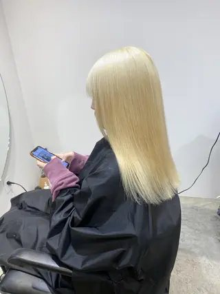 ミディアム サイレント美容師 アイリィのヘアスタイル