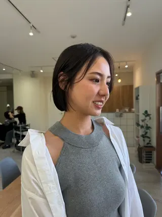 ショート 柔らかレイヤー× 透け感カラー/SUのヘアスタイル