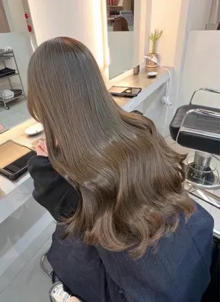 カラー 内田 有香/shiomiHのヘアスタイル