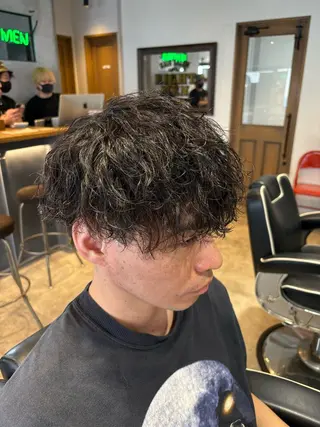 ショート パーマ メンズ EIGHT MEN 池袋西口店 【エイト】 (メンズサロン エイト メン イケブクロニシグチテン)所属・清水 men'sパーマ特化のヘアスタイル