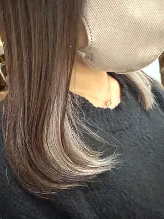 ミディアム カラー 坂柳 朱音のヘアスタイル