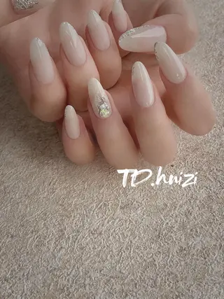 セミロング めぐみのネイルサロン スタッフ練習のネイルデザイン