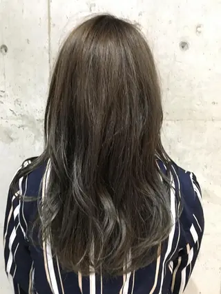 カラー 日野 めぐみのヘアスタイル