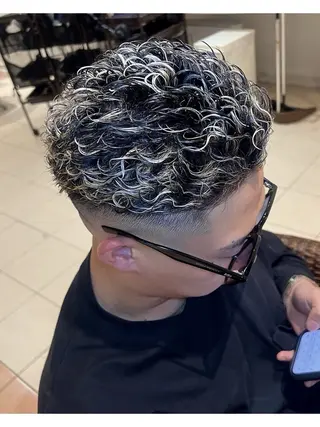 ショート パーマ メンズ メンズパーマ 赤司 泰樹のヘアスタイル