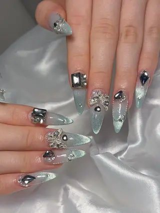 ネイル LEELA NAIL STUDIO所属・LEELA NAIL STUDIOのネイルデザイン