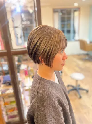 ショート PON　ハイトーン ショートカット心斎橋のヘアスタイル