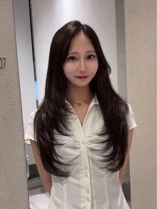 ロング カラー 🩵福岡ブリーチなし レイヤー/紫音🩵のヘアスタイル