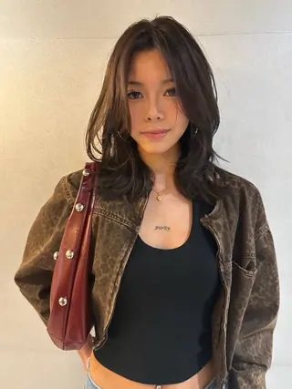 ミディアム レイヤーカット\ウル フ　chinatsuのヘアスタイル