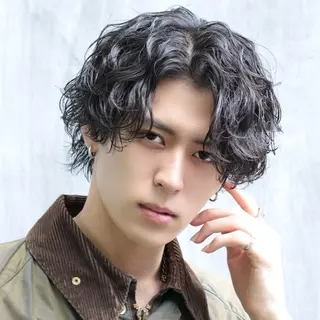 ミディアム パーマ ヘアアレンジ メンズ 🔥ニュアンス フェザー小林海斗🔥のヘアスタイル