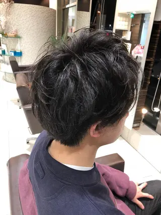 ミディアム パーマ メンズ 岩倉 諒のヘアスタイル