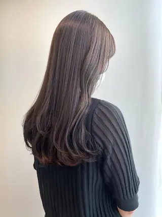 ロング カラー 山口 莉奈のヘアスタイル