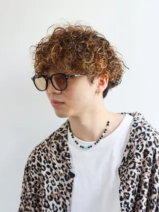 メンズ フェザーパーマ/ 曲がる矯正/酒井壮大のヘアスタイル