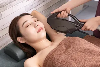 セミロング カラー パーマ ヘアアレンジ メンズ キッズ ネイル マツエク・マツパ Chloe-クロエ- 脱毛/フェイシャルのエステ・リラクイメージ