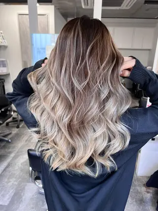 カラー 草島 友樹のヘアスタイル