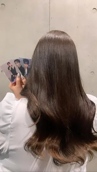 ロング カラー ヘアアレンジ アニメ髪・ウルフ🦇 樋口莉夏のヘアスタイル