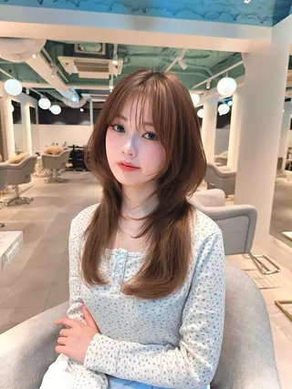 ロング ハイレイヤー/顔周り /レイヤーカットのヘアスタイル