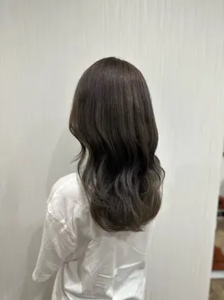 セミロング TOMOMI /フロレゾンのヘアスタイル