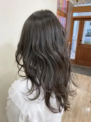 カラー SALOWIN栄 高須大貴のヘアスタイル