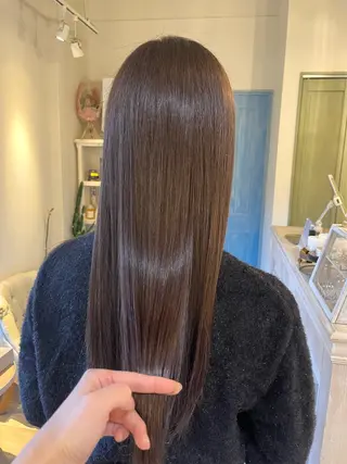 ロング カラー atelier NINO所属・よこもり あいのヘアスタイル