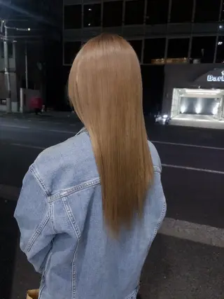 ロング カラー yiye shioriのヘアスタイル