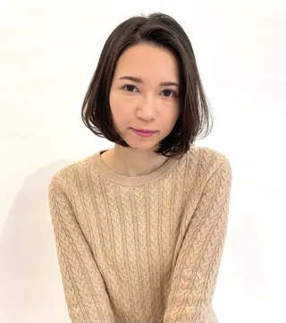 ミディアム 岩上 充希のヘアスタイル