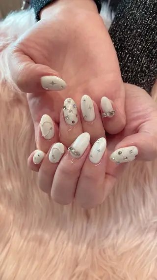 ネイル crystal ⭐︎ colorのネイルデザイン