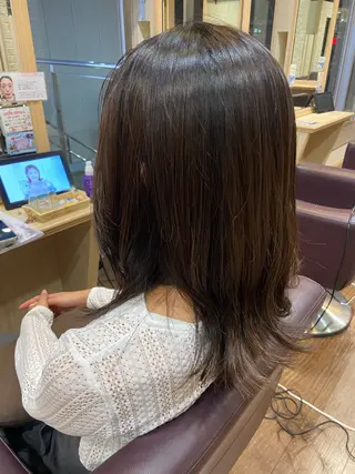 セミロング コバヤシ ユウスケのヘアスタイル