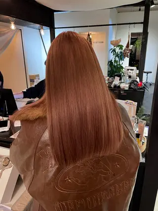ロング カラー ふじわらはゆ/ブリー チ/ベージュカラーのヘアスタイル
