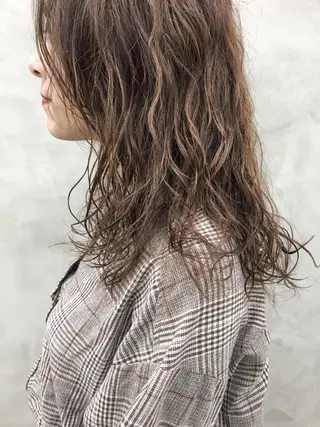 ミディアム モエ 代々木公園/神山町のヘアスタイル