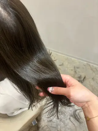 カラー 佐藤 優里のヘアスタイル