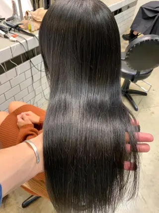 ロング カラー メンズ眉毛ITSUK Iメンズ専門　新宿の眉毛・アイブロウイメージ