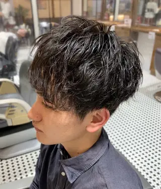 ミディアム パーマ メンズ 榊原 貫太のヘアスタイル
