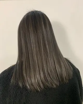 ミディアム カラー 西村あきや トレンド韓国ヘアのヘアスタイル