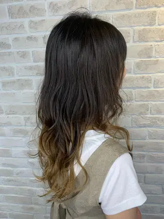 ロング カラー 今雪 聡美のヘアスタイル