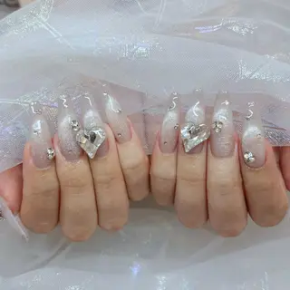 ネイル CeCe Garden所属・CeCeGarden ✨️キラキラワンホンのネイルデザイン