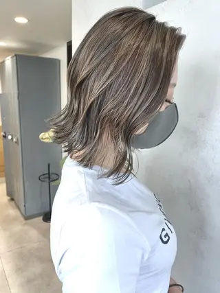 ショート カラー ili 大阪のヘアスタイル