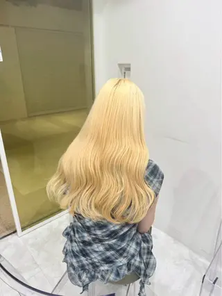 セミロング カラー ヘアアレンジ 🫧モテる💗ダメー ジレスハイトーン🫧のヘアスタイル