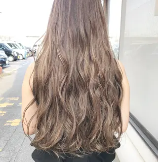 ロング カラー ヘアアレンジ Mariana/ 鶴原-ハイライトのヘアスタイル