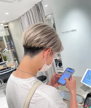 カラー ヘアアレンジ メンズ 艶髪✨寒色カラー✨ 翁長孝輔のヘアスタイル