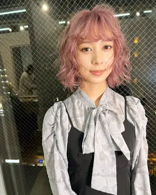 ミディアム カラー ヘアアレンジ lani ブリーチ /ダブルカラーのヘアスタイル