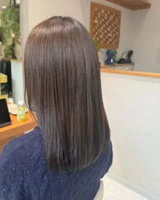 ミディアム LOVESTOIKE 井上つぐみ/透明感のヘアスタイル