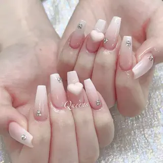 ネイル Queens 榊 まおのネイルデザイン