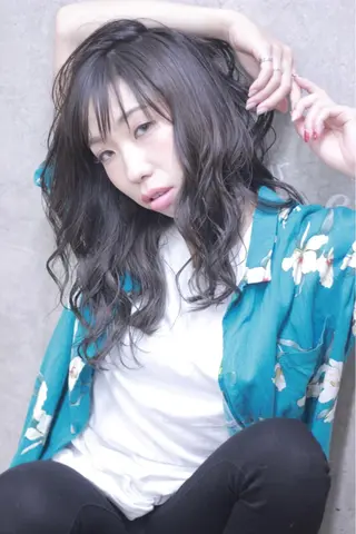 セミロング カラー 及川 光のヘアスタイル