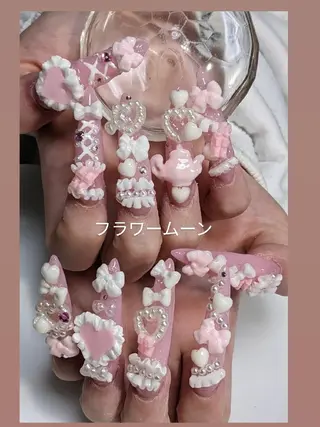 ネイル フラワー ムーンのネイルデザイン