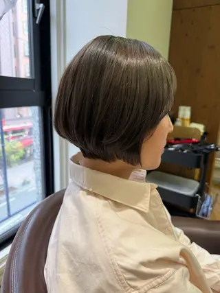 ショート カラー 溝口 槙里也のヘアスタイル