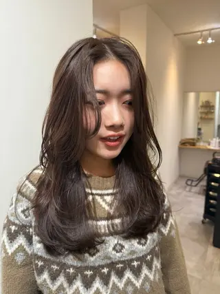 ロング しおり/パーマ/ newi町田のヘアスタイル