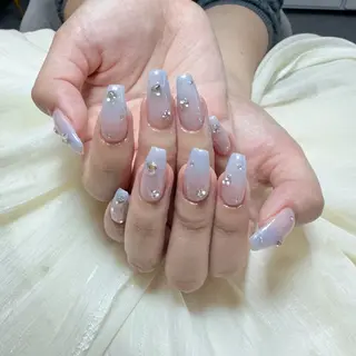 ネイル 🦢Ella💌 長さだし専門店☁️のネイルデザイン