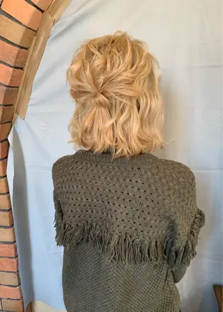 ミディアム マツノ ユウキのヘアスタイル