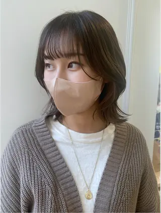 ミディアム カラー 小顔レイヤー/ ベージュ🤍Rieのヘアスタイル