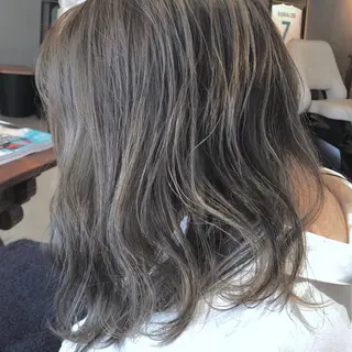 カラー las PAVILIONのヘアスタイル